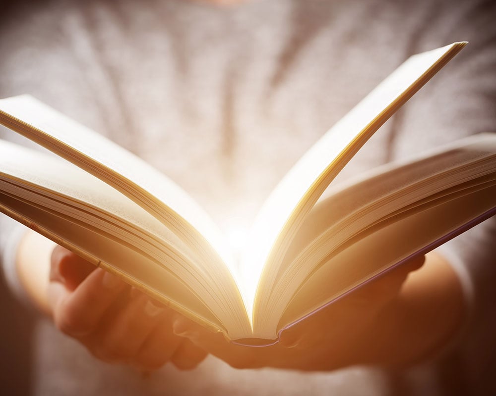 light book iStock-695858178 1000 x 800